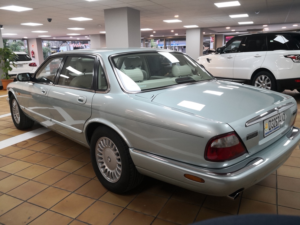 1997 Jaguar XJ8 jmautomobils 4