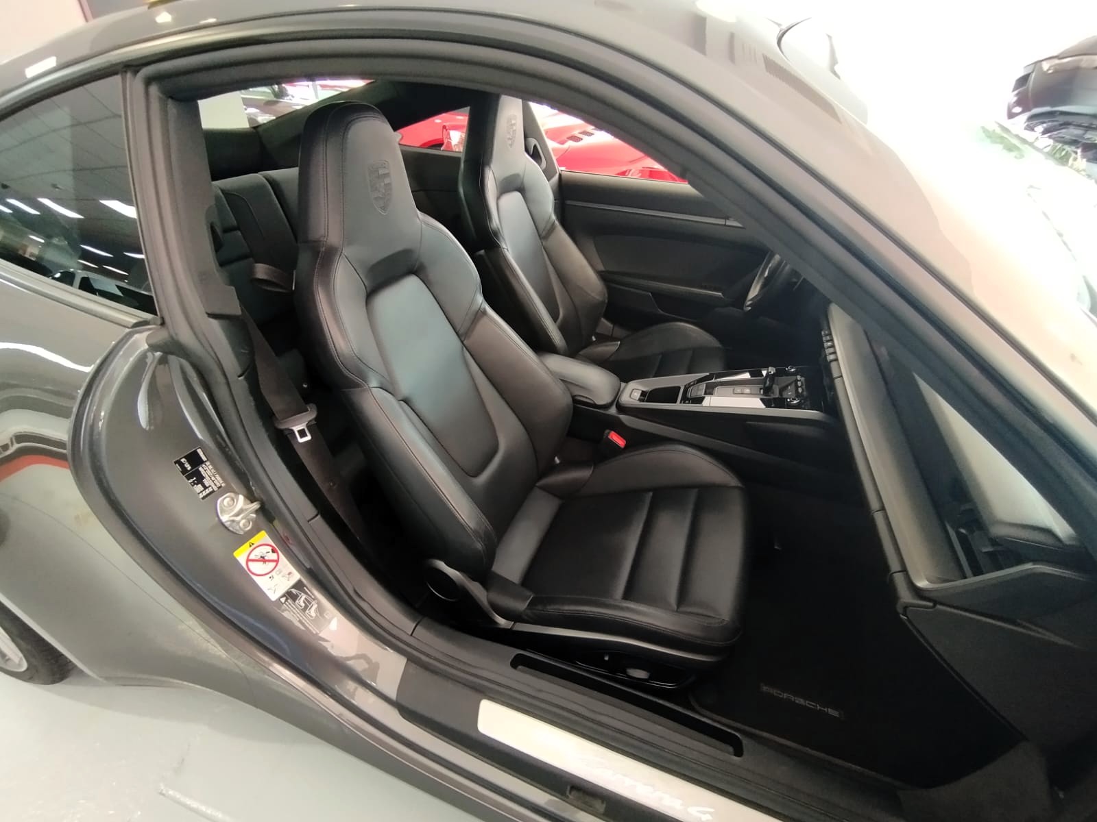 2020 Porsche 911 CARRERA 4