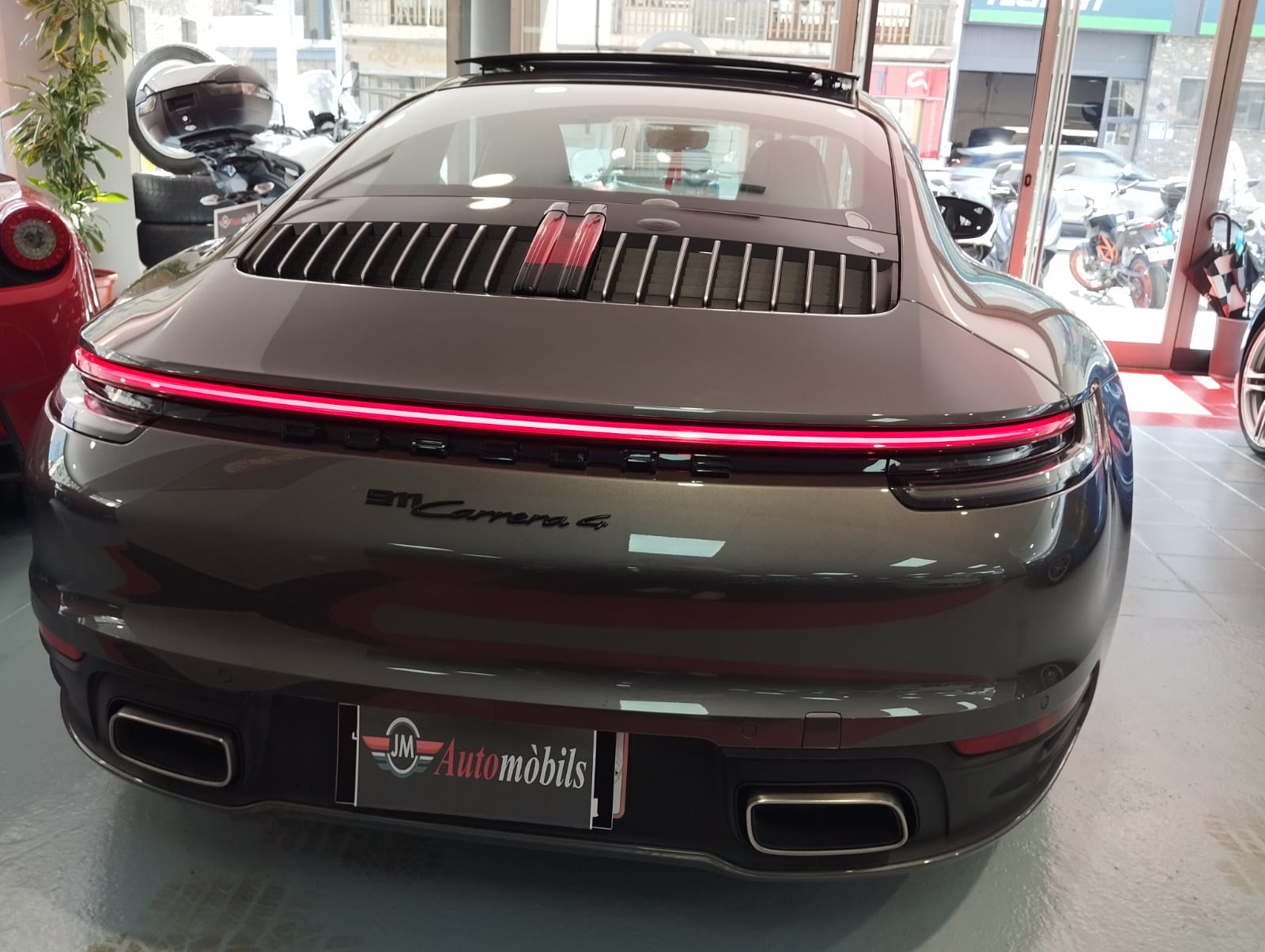 2020 Porsche 911 CARRERA 4