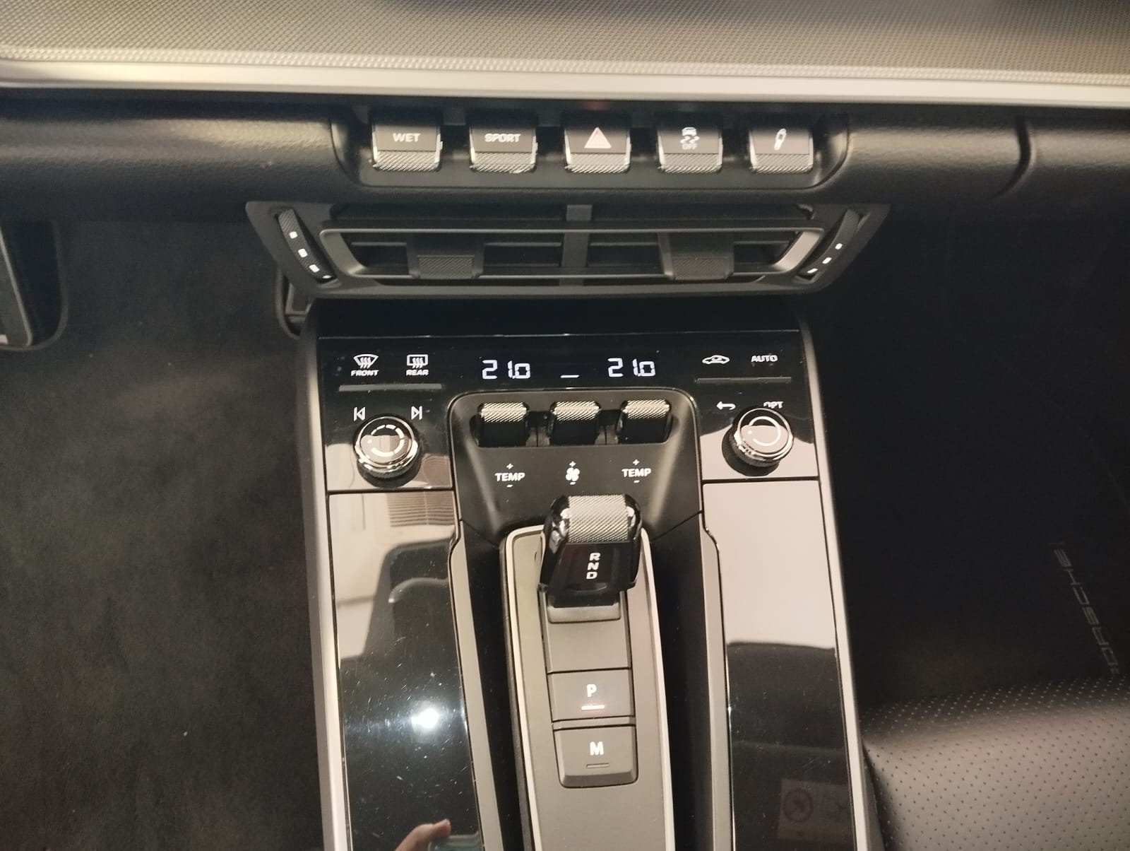 2020 Porsche 911 CARRERA 4