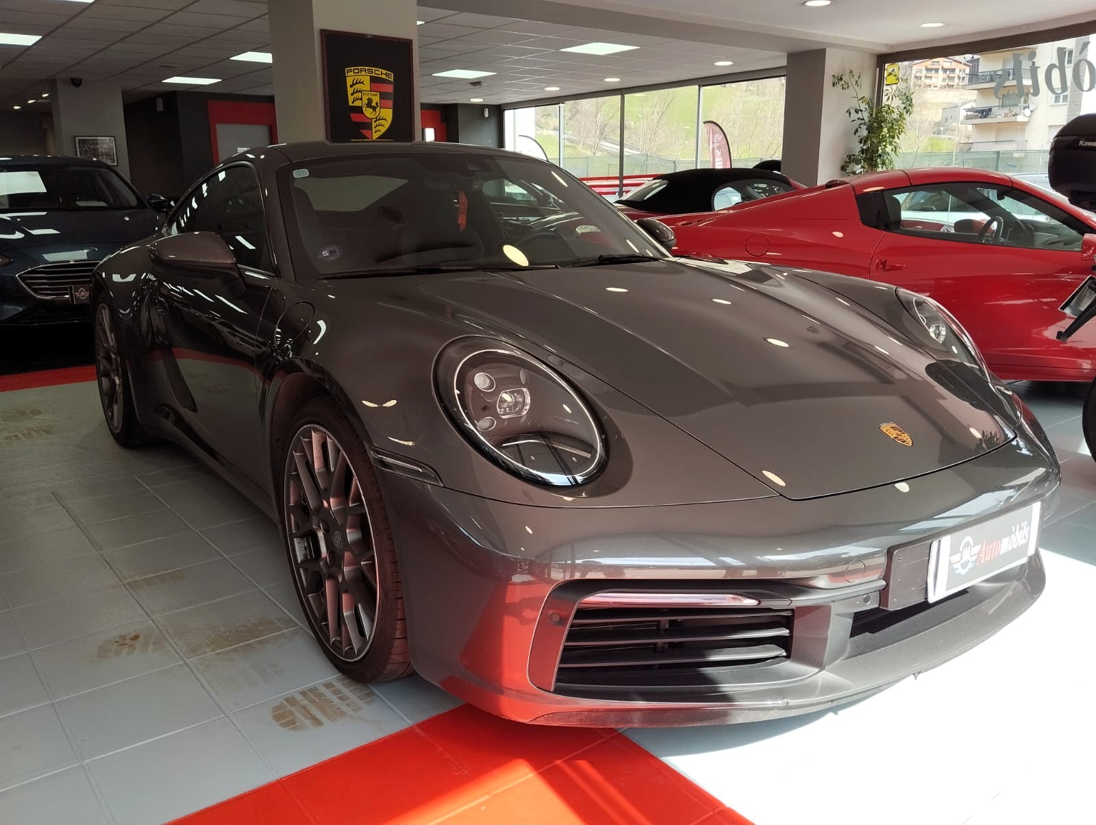 2020 Porsche 911 CARRERA 4