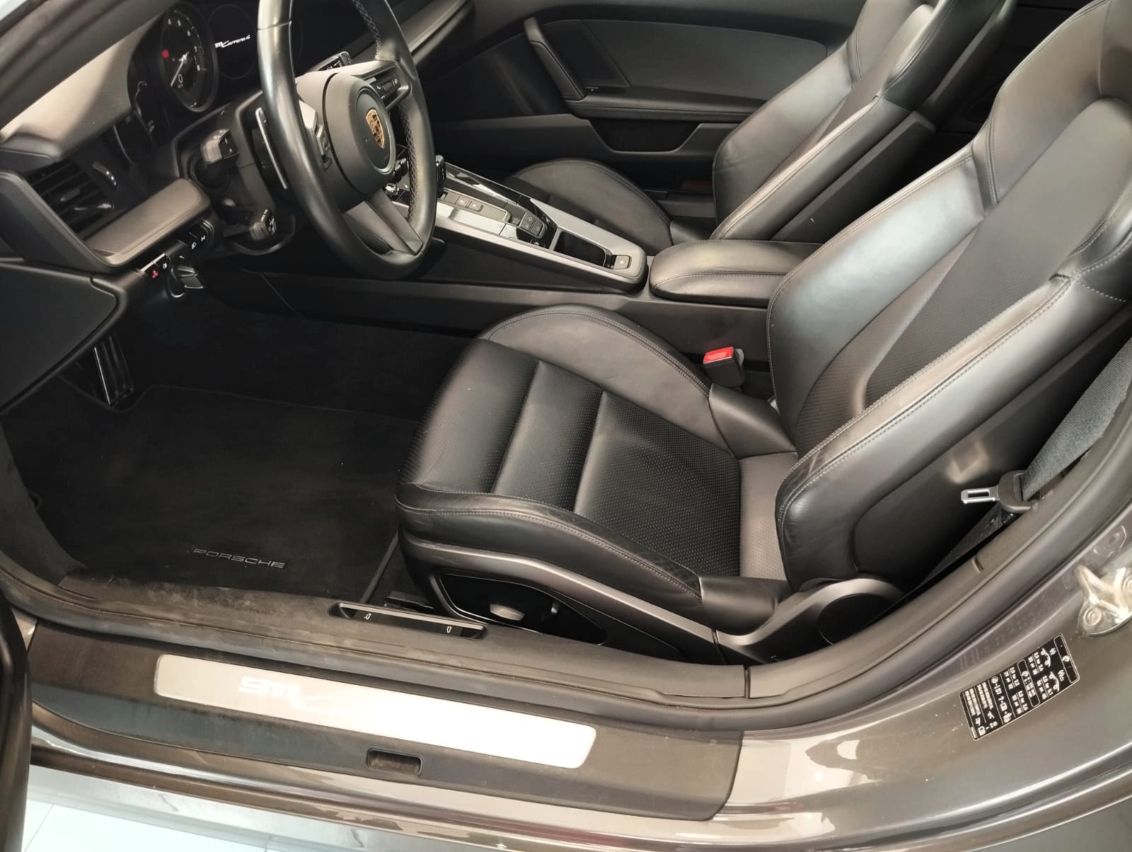 2020 Porsche 911 CARRERA 4