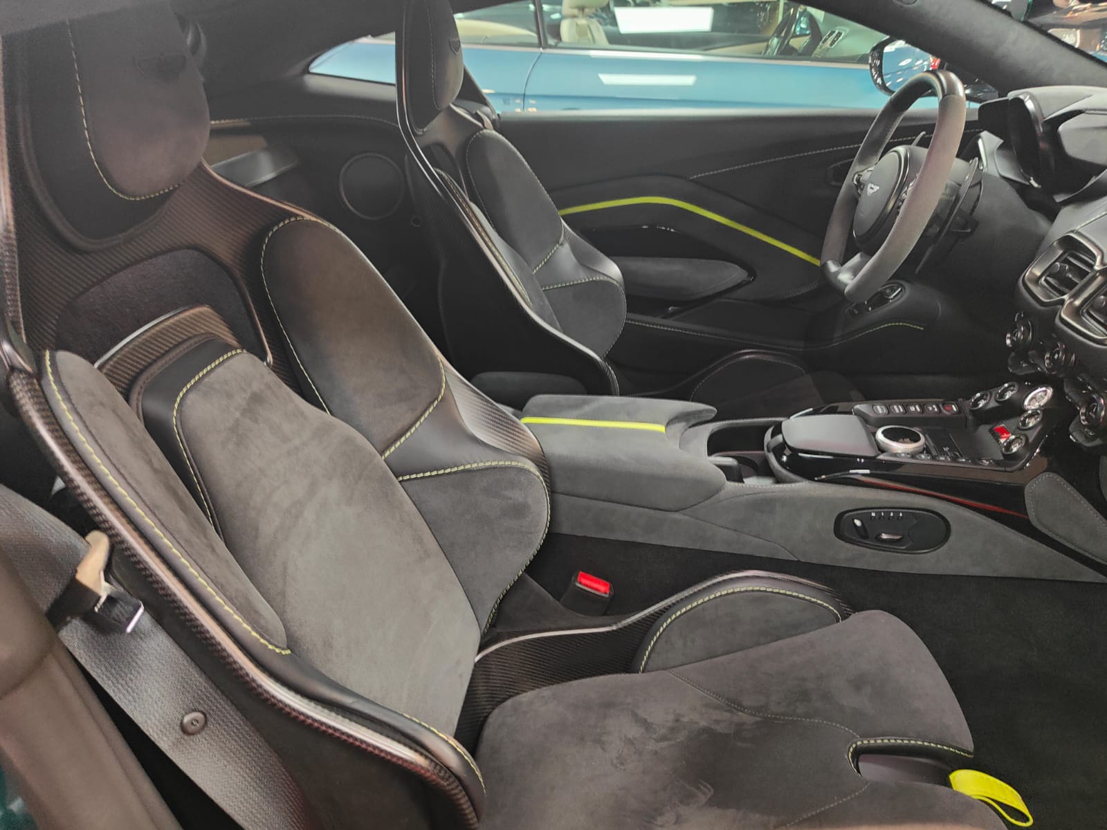 2023 ASTON MARTIN Vantage F1