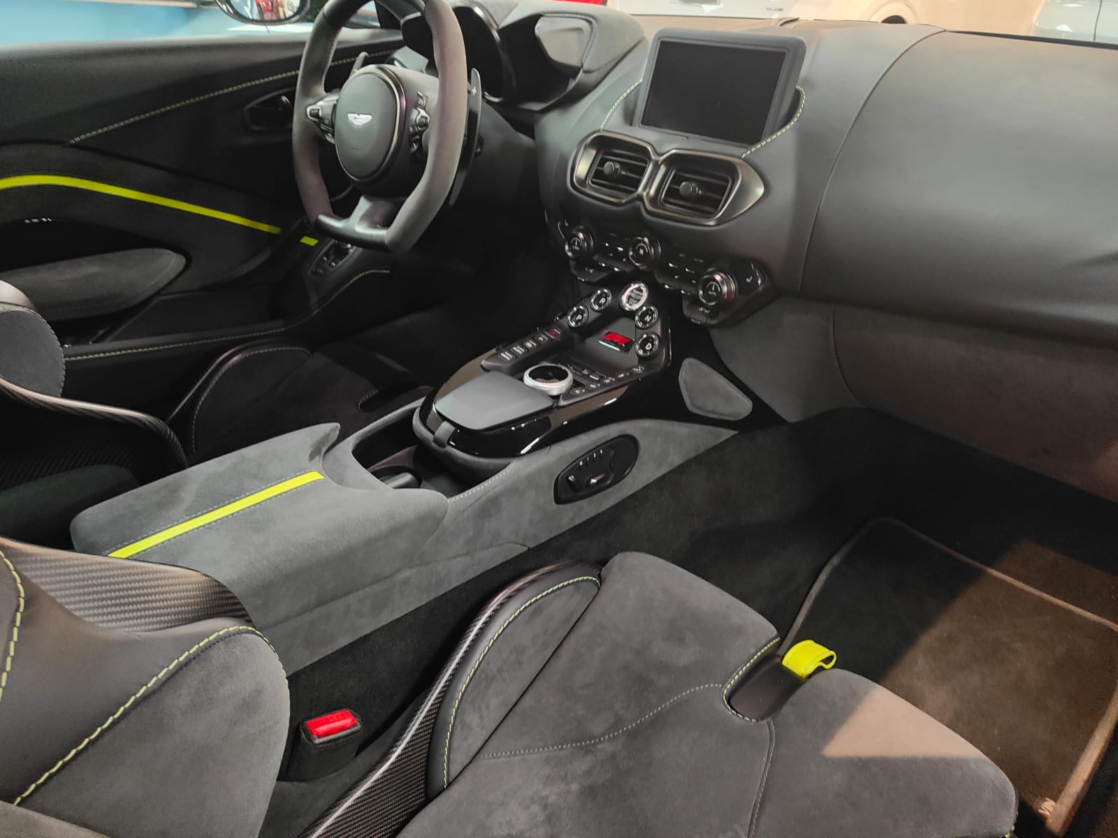 2023 ASTON MARTIN Vantage F1