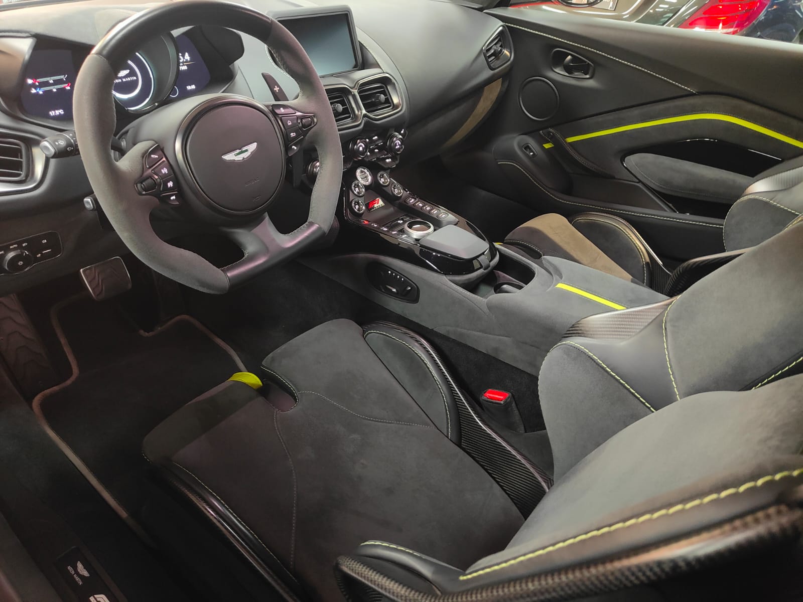 2023 ASTON MARTIN Vantage F1