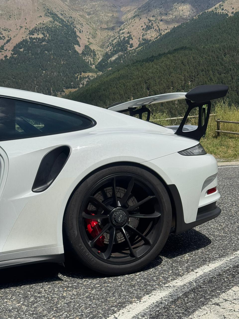 2017 PORSCHE 911 GT3 RS