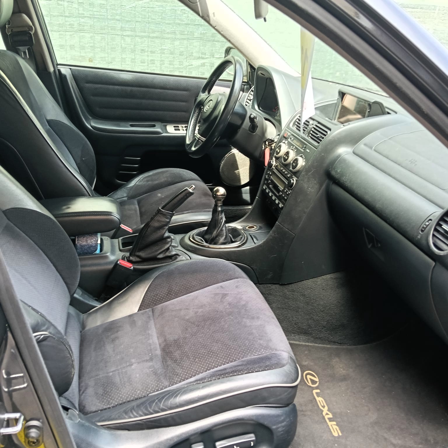 2005 LEXÚS IS200