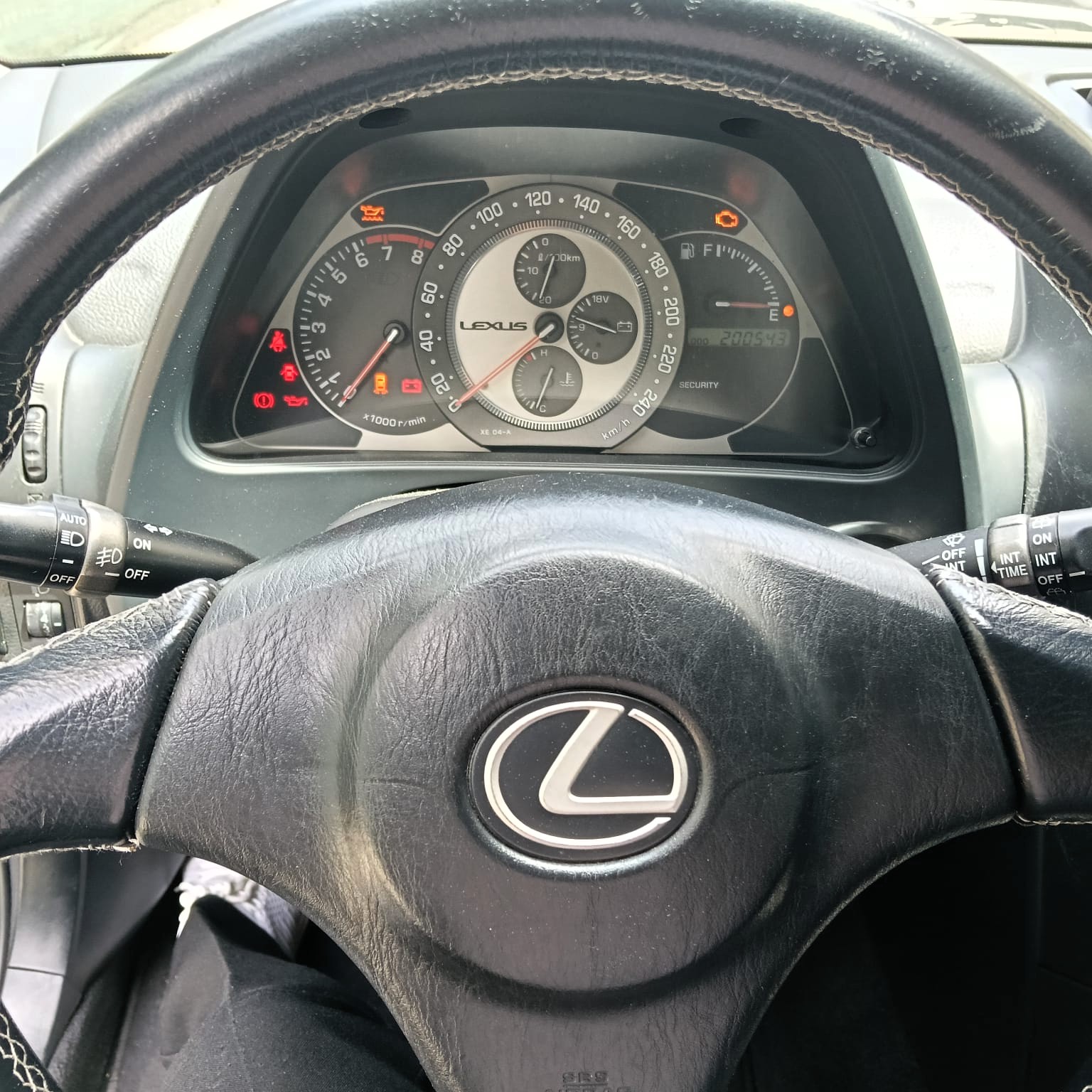 2005 LEXÚS IS200