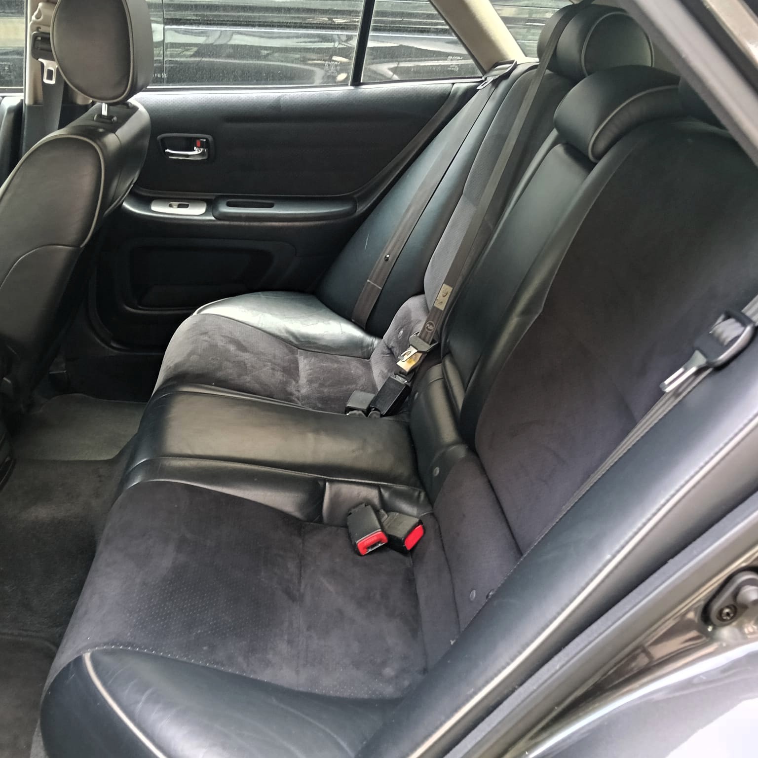 2005 LEXÚS IS200
