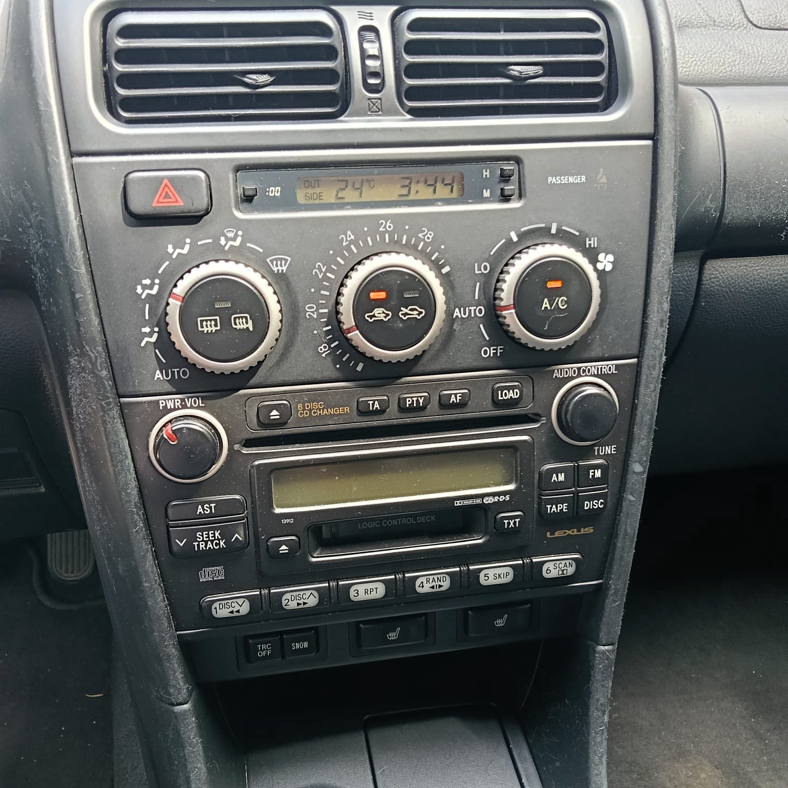 2005 LEXÚS IS200